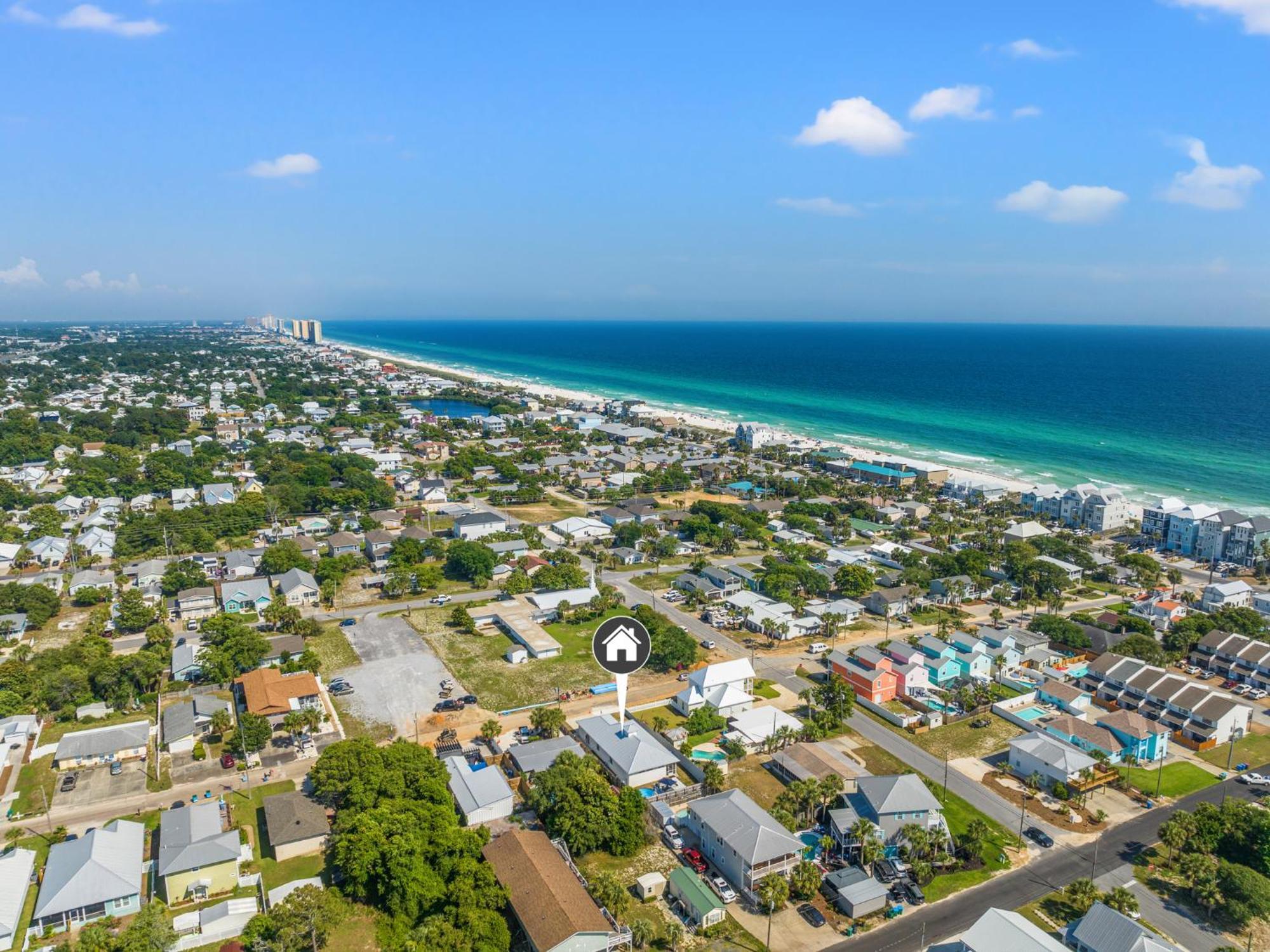 Charming 3/2 House W/ Pool & Golf Cart Included - 1 Min Walk To Panama City Beach