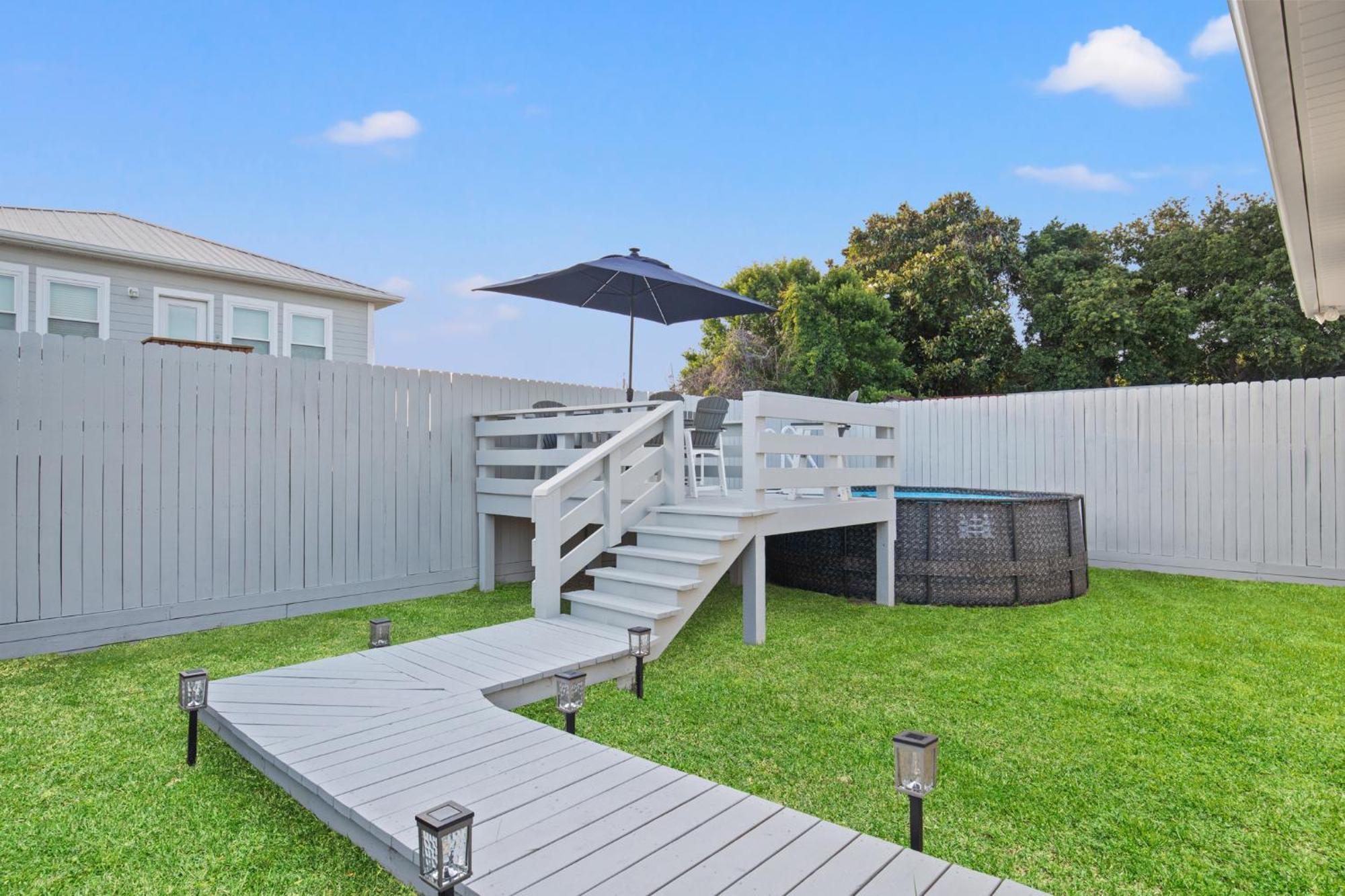 Holiday home Charming 3/2 House W/ Pool & Golf Cart Included - 1 Min Walk To *