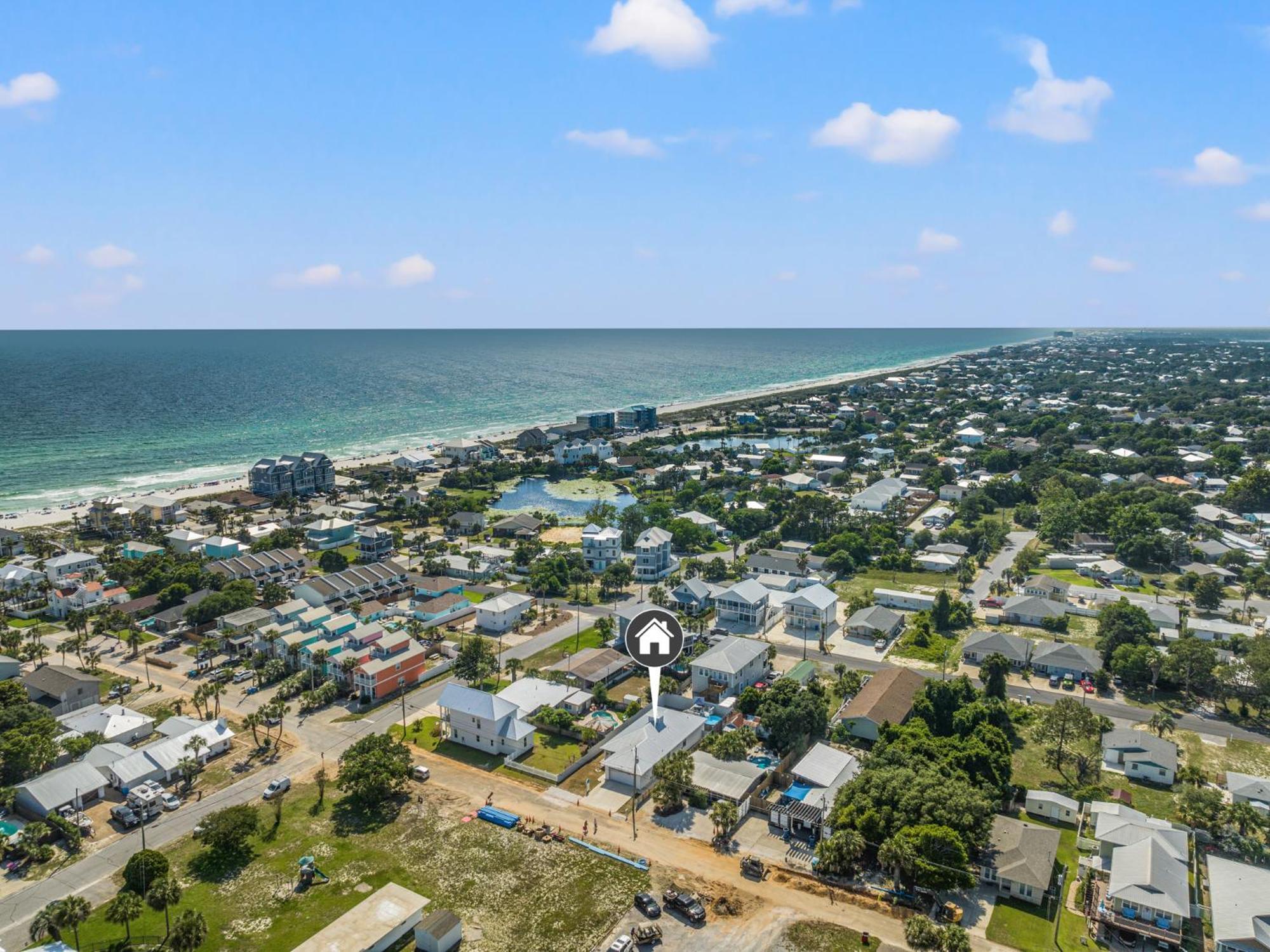 Charming 3/2 House W/ Pool & Golf Cart Included - 1 Min Walk To * Panama City Beach