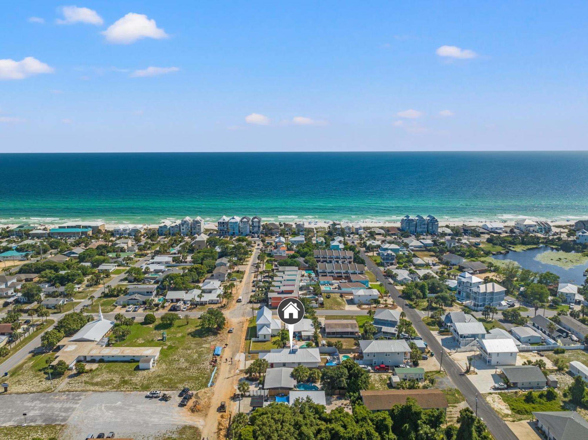 Charming 3/2 House W/ Pool & Golf Cart Included - 1 Min Walk To Panama City Beach