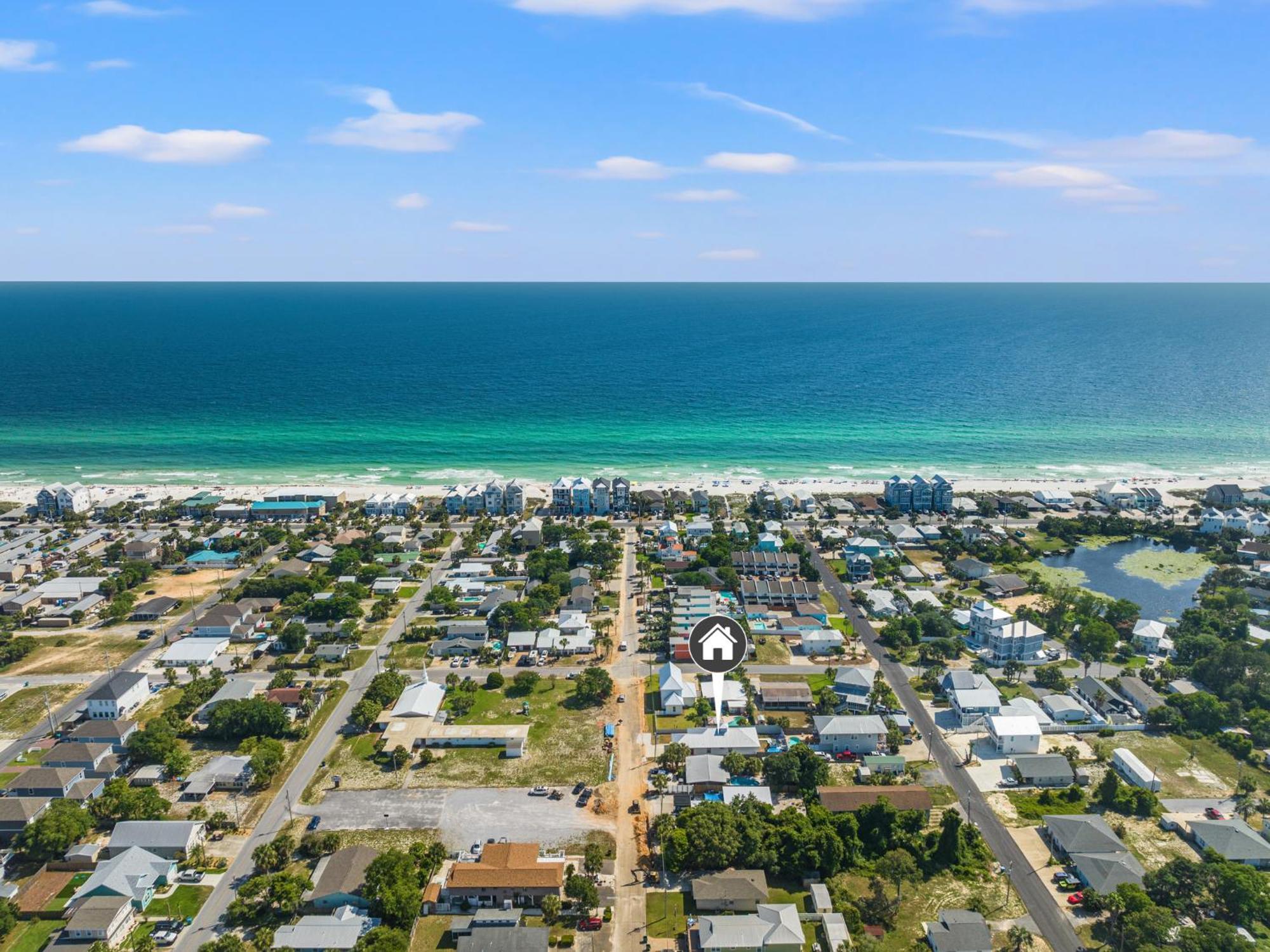 Charming 3/2 House W/ Pool & Golf Cart Included - 1 Min Walk To * Panama City Beach